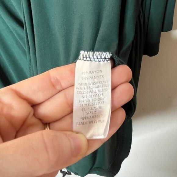 She & Sky Women's Tunic Top Size S Green Dolman Flutter Sleeve Crossover V-Neck - Picture 5 of 5